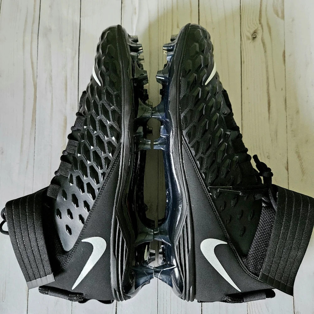 New Nike Force Savage Pro 2 Men's Size 16 Football Cleats Black White AH4000-002